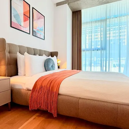 Luxury One Bedroom With Balcony And Pool Access In Exclusive Up-site
