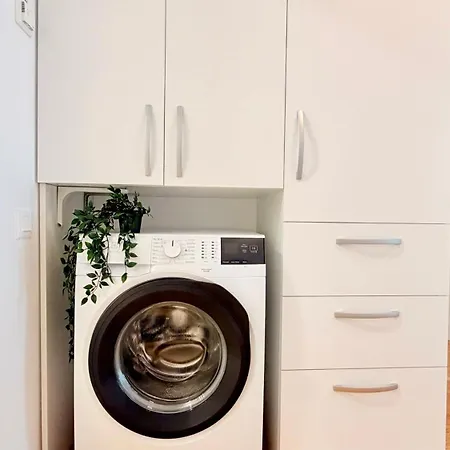 Luxury One Bedroom With Balcony And Pool Access In Exclusive Up-site * 부쿠레슈티