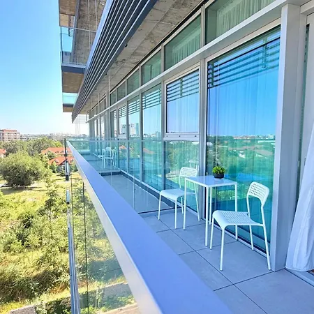 Luxury One Bedroom With Balcony And Pool Access In Exclusive Up-site 부쿠레슈티