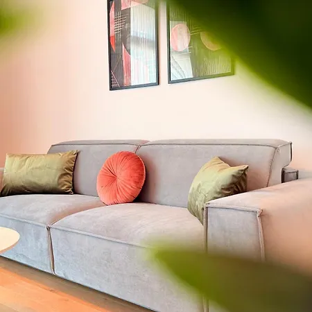 Luxury One Bedroom With Balcony And Pool Access In Exclusive Up-site 아파트 부쿠레슈티