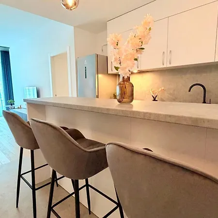 아파트 Luxury One Bedroom With Balcony And Pool Access In Exclusive Up-site 부쿠레슈티