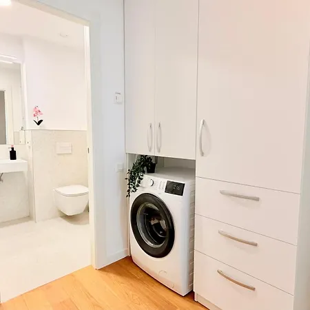 Luxury One Bedroom With Balcony And Pool Access In Exclusive Up-site Апартаменти Бухарест