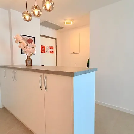 Luxury One Bedroom With Balcony And Pool Access In Exclusive Up-site