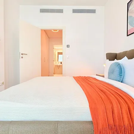 Luxury One Bedroom With Balcony And Pool Access In Exclusive Up-site Апартаменти