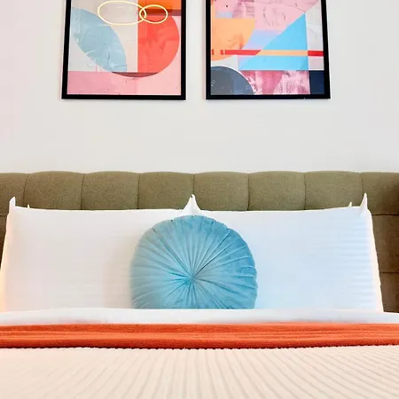 Luxury One Bedroom With Balcony And Pool Access In Exclusive Up-site 아파트 *